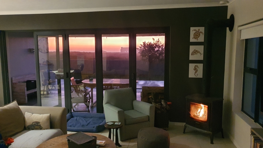 4 Bedroom Property for Sale in Pearl Bay Western Cape